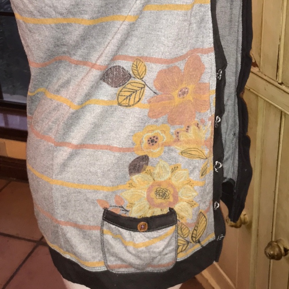 Vest NWT - Picture 4 of 5